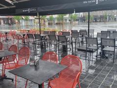 Vente du fonds de commerce d un café situé en plein centre animé de Visé. Province de Liège n°4